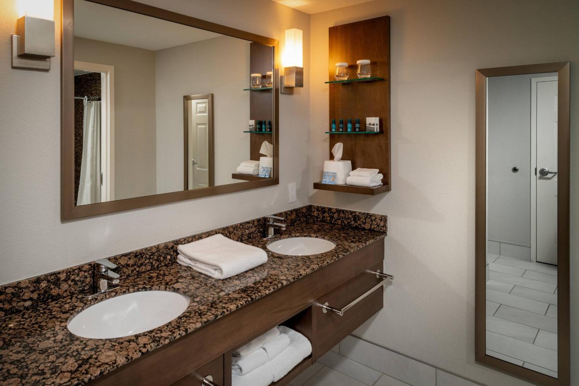 Delta Hotels By Marriott Huntington Mall Barboursville Exteriér fotografie